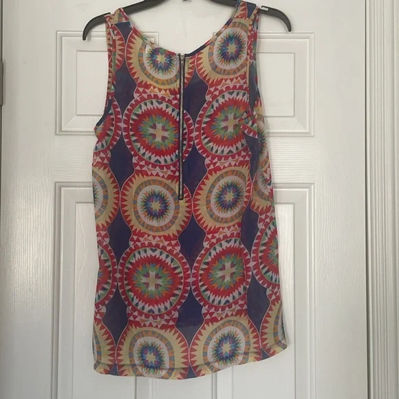 Colorful Geometric Sleeveless Top - new with tags - Picture 2 of 4